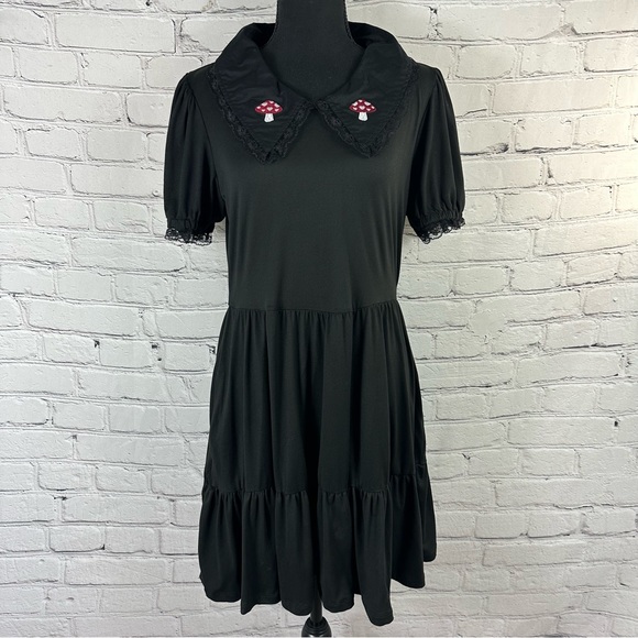 HOT TOPIC MUSHROOM ๐ LACE COLLAR TIERED BABYDOLL DRESS SIZE(M) - Picture 5 of 15